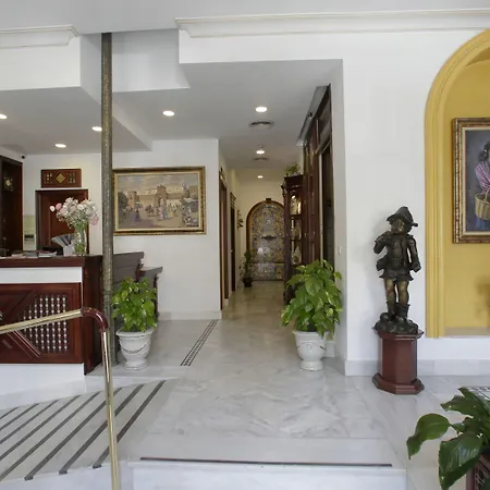 Basic Hotel Puerta De Sevilla-2
